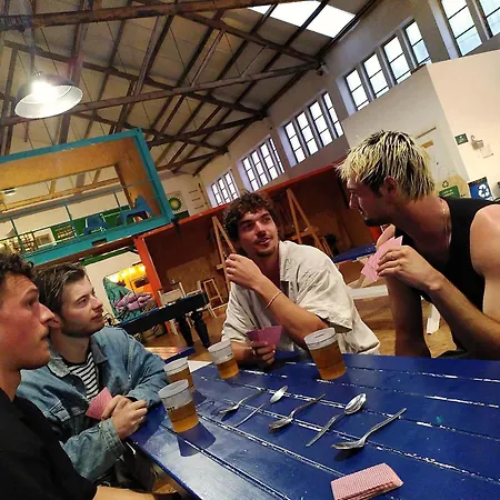 Auberge de jeunesse Wot Social *