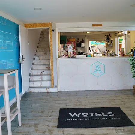 Wot Social Albergue Peniche