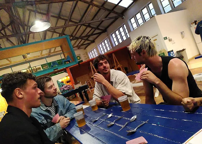 Auberge de jeunesse Wot Social *